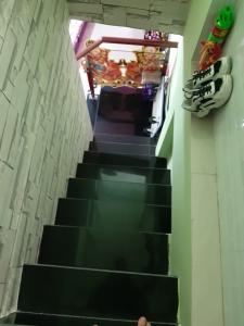 Nhà phố Quận 7 Nhà phố kết cấu 1 trệt 1 lầu hướng Tây, khu dân cư đông đúc.