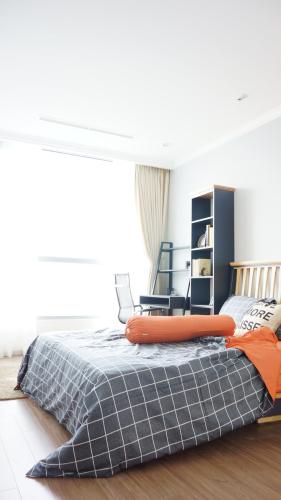 Phòng ngủ căn hộ Vinhomes Central Park, Quận Bình Thạnh Căn hộ Vinhomes Central Park đón view tầng cao, đầy đủ nội thất.