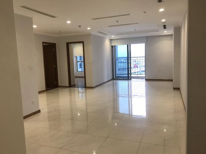 Phòng khách Vinhomes Central Park Căn hộ Vinhomes Central Park nội thất cơ bản, tầng trung