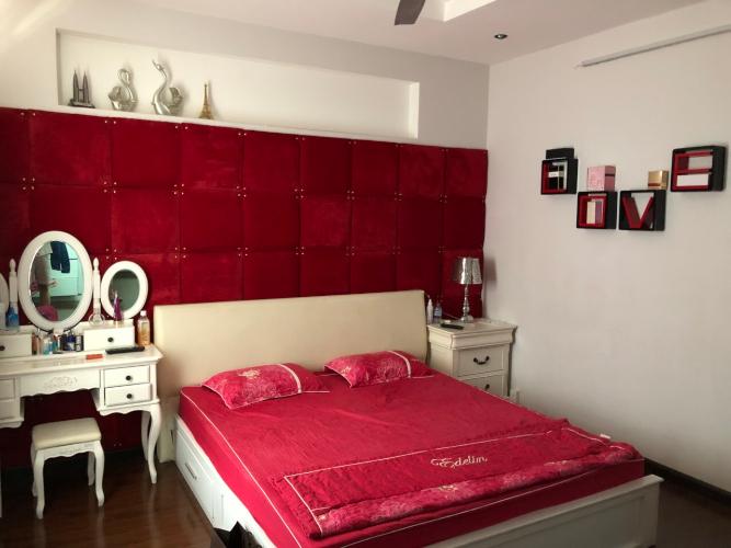 Phòng tắm nhà phố Quận Bình Thạnh Nhà phố Q.Bình Thạnh diện tích sử dụng 260.7m2, sổ hồng pháp lý rõ ràng.