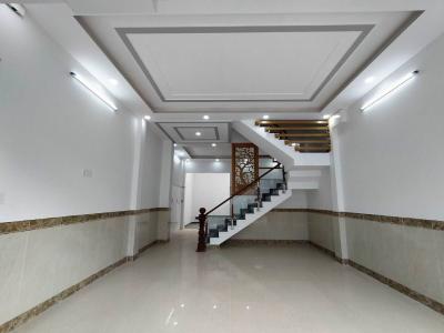 Nhà phố Quận 9 Nhà phố hẻm xe hơi đường số 8, kết cấu 1 trệt 2 lầu, không nội thất.