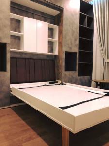 Phòng ngủ căn hộ Vinhomes Central Park, Quận Bình Thạnh Căn hộ tầng 26 Vinhomes Central Park đầy đủ nội thất hiện đại.