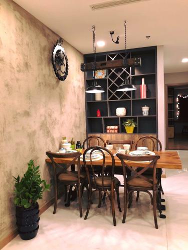 Phòng bếp căn hộ Vinhomes Central Park, Quận Bình Thạnh Căn hộ tầng 26 Vinhomes Central Park đầy đủ nội thất hiện đại.