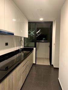 Phòng bếp Feliz En Vista, Quận 2 Căn hộ Feliz En Vista đầy đủ nội thất, nhìn ra Landmark 81.