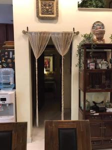 Nội thất nhà phố Nhà phố vườn 2 mặt tiền cửa chính hướng Đông Bắc, diện tích đất 126m2.