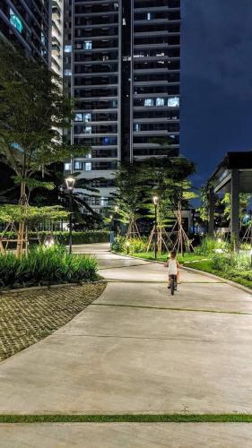 Kingdome 101, Quận 10 Căn hộ Kingdom 101 tầng thấp, ban công hướng Đông Nam mát mẻ.