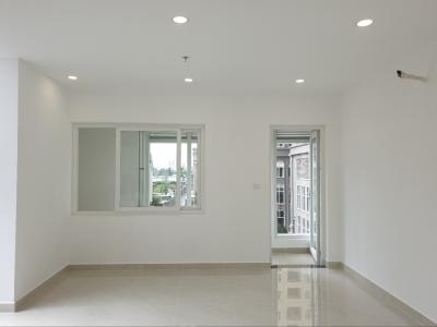 phòng khách căn hộ sài gòn mia Căn hộ tầng cao Saigon Mia, thiết kế tinh tế, nhiều cửa đón sáng.