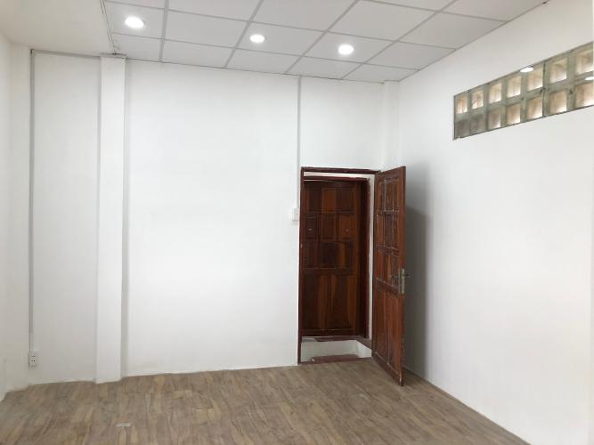 Phòng ngủ nhà phố Nhà phố 1 trệt 1 lầu Quận 1 hẻm xe hơi, thích hợp kinh doanh.