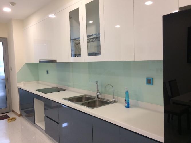 Phòng bếp căn hộ Vinhomes Central Park, Quận Bình Thạnh Căn hộ Vinhomes Central Park cửa hướng Tây Bắc, nội thất cơ bản.