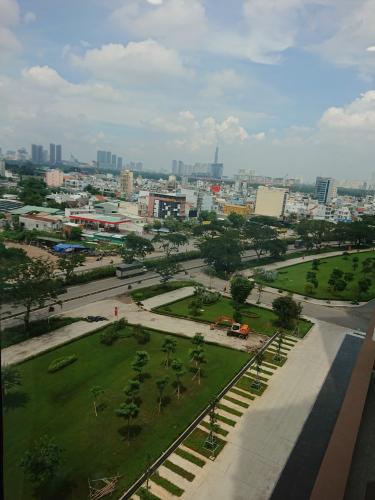 View Eco Green Saigon Căn hộ Eco Green Saigon tầng thấp, view thành phố sầm uất.