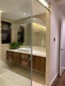 Phòng tắm căn hộ Saigon Pearl , Quận Bình Thạnh Căn hộ cao cấp Saigon Pearl tầng cao view Bitexco, đầy đủ nội thất.