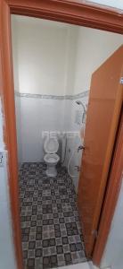 Bên trong nhà phố Tân Chánh Hiệp 10, Quận 12 Nhà phố hẻm xe hơi hướng Nam, cách đường chính hơn 100m.