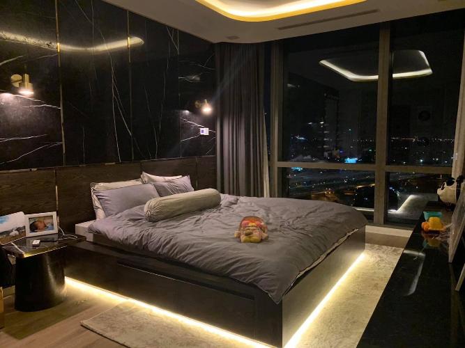 Căn hộ Vinhomes Central Park, Quận Bình Thạnh Căn hộ có 4 phòng ngủ Vinhomes Central Park tầng 12B, đầy đủ nội thất.