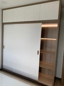 Nội thất Saigon South Residence   Căn hộ Saigon South Residence ban công hướng Tây, nội thất tiện nghi.