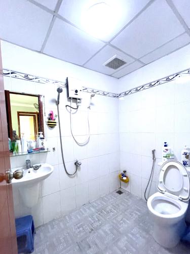 Phòng tắm Hiệp Thành Buildings, Quận 12 Căn hộ Hiệp Thành Buildings ban công hướng Bắc, nội thất cơ bản.