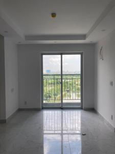 Phòng khách căn hộ Conic Riverside, Quận 8 Căn hộ tầng 20 Conic Riverside hướng Đông Nam, nội thất cơ bản.