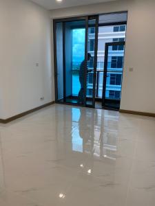 Không gian căn hộ Sunwah Pearl, Bình Thạnh Căn hộ Sunwah Pearl tầng 18 cửa hướng Tây Bắc, nội thất cơ bản.