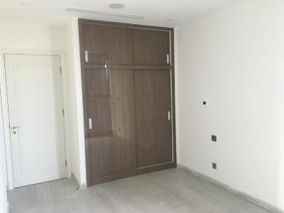 Phòng ngủ căn hộ VINHOMES GOLDEN RIVER Bán căn hộ Vinhomes Golden River 1PN, tầng cao, nội thất cơ bản, view sông Sài Gòn và bán đảo Thủ Thiêm