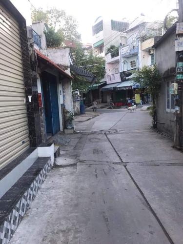 Hẻm nhà phố Bình Tân Nhà phố Bình Tân hướng Đông Nam diện tích 55m2, khu vực dân cư an ninh.