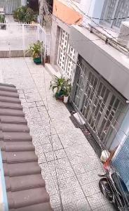 Đường hẻm nhà phố Quận Tân Phú Nhà phố hướng Bắc diện tích sử dụng 148.5m2, đầy đủ nội thất.
