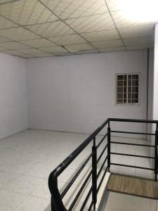 Không gian nhà phố đường Lê Văn Lương, Quận 7 Nhà phố hướng Nam nội thất cơ bản, bàn giao ngay sổ hồng.