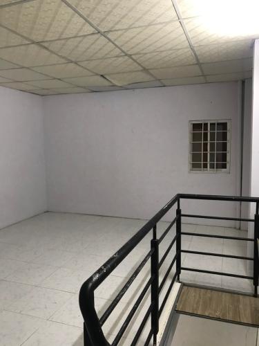 Không gian nhà phố đường Lê Văn Lương, Quận 7 Nhà phố hướng Nam nội thất cơ bản, bàn giao ngay sổ hồng.