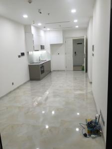 Phòng khách căn hộ VINHOMES GOLDEN RIVER Bán căn hộ Vinhomes Golden River 1PN, tầng cao, nội thất cơ bản, view sông Sài Gòn và bán đảo Thủ Thiêm