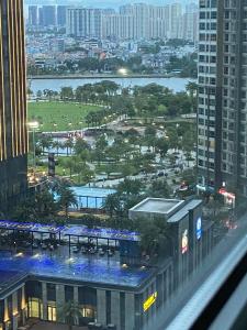 View căn hộ Vinhomes Central Park, Quận Bình Thạnh Căn hộ cao cấp Vinhomes Central Park tầng 16, view nội khu cực đẹp.