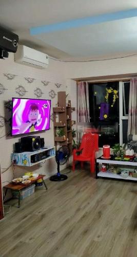 Phòng khách căn hộ Bình Trị Đông B, Bình Tân Căn hộ Bình Trị Đông B tầng 9 gồm 2 phòng ngủ, nội thất cơ bản.