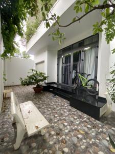 Biệt thự Quận 2 Biệt thự diện tích 165m2 được thiết kế sang trọng, bàn giao nội thất cơ bản.