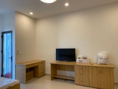 Bên trong officetel Sunrise CityView Office-tel Sunrise CityView nhìn ra thành phố thoáng mát.