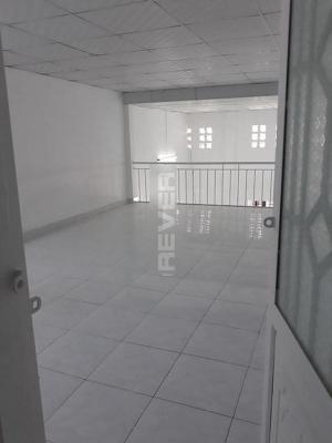 Nhà phố Quận 7 Nhà phố diện tích 6.4m2 sân trước rộng 2.5m, không có nội thất.