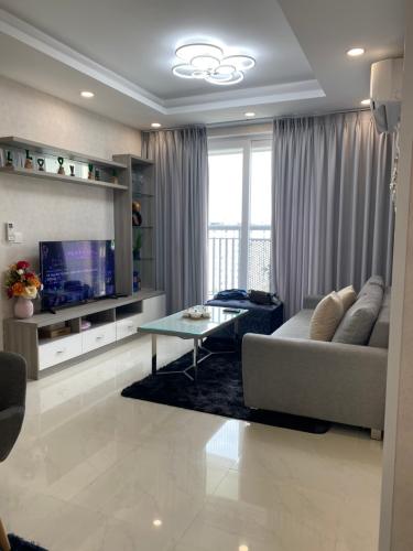 phòng khách căn hộ sài gòn mia Bán căn hộ Saigon Mia thiết kế hiện đại, nội thất đầy đủ.