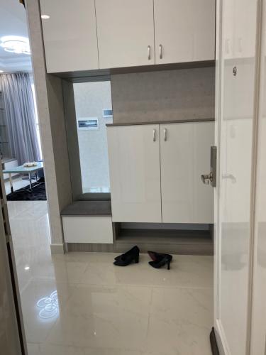 phòng bếp căn hộ sài gòn mia Bán căn hộ Saigon Mia thiết kế hiện đại, nội thất đầy đủ.