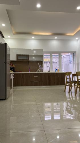 Phòng bếp nhà phố Quận 9 Nhà phố KDC Mega Residence Quận 9 hướng Đông, đầy đủ nội thất.