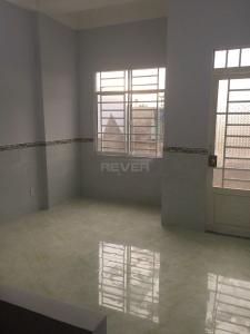 Bên trong nhà phố Ích Thạnh, Quận 9 Nhà phố 1 trệt 2 lầu hướng Tây Nam, đường trước nhà 6m rộng rãi