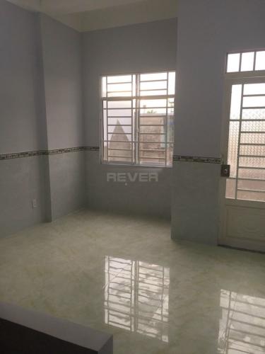 Bên trong nhà phố Ích Thạnh, Quận 9 Nhà phố 1 trệt 2 lầu hướng Tây Nam, đường trước nhà 6m rộng rãi