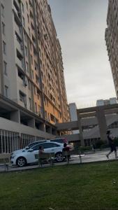 Nội khu chung cư Bình Khánh, Quận 2 Căn hộ chung cư Bình Khánh tầng trung, ban công hướng Bắc.