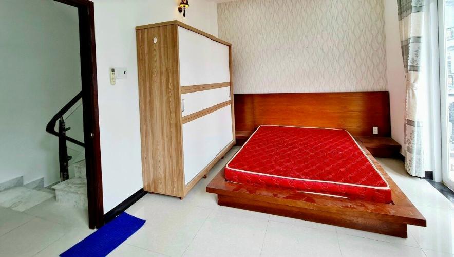 Nhà phố Huyện Nhà Bè Nhà phố diện tích 66m2 có cửa hậu xe hơi đậu trong nhà, nội thất cơ bản.