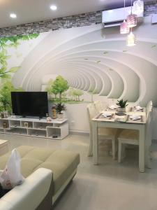 Phòng khách Dragon Hill 2, Nhà Bè Căn hộ Dragon Hill 2 view thoáng mát, nội thất đầy đủ.