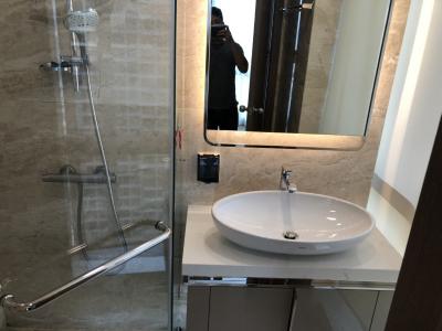  Căn hộ Vinhomes Central Park có 2 phòng ngủ, bàn giao nội thất đầy đủ.