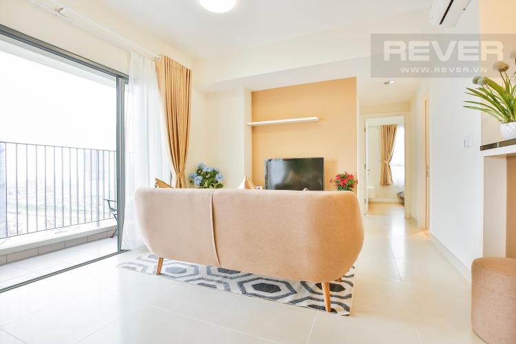 Phòng khách gần ban công hướng Đông Nam Căn góc tầng cao T4A Masteri Thảo Điền