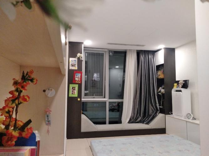 Căn hộ Vinhomes Central Park, Bình Thạnh Căn hộ tầng trung Vinhomes Central Park ban công hướng Tây.