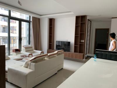 căn hộ La Astoria quận 2 Căn hộ La Astoria tầng cao, ban công hướng Tây đón view thành phố.