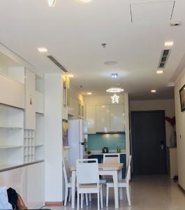 Phòng bếp Vinhomes Central Park Căn hộ Vinhomes Central Park cửa chính hướng Tây Bắc.