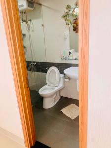 Phòng tắm căn hộ Him Lam Chợ Lớn, Quận 6 Căn hộ Him Lam Chợ Lớn đầy đủ nội thất, view thành phố đón gió.