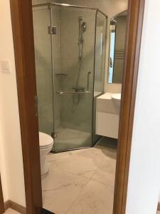 Phòng tắm căn hộ Vinhomes Central Park , Quận Bình Thạnh  Căn hộ Vinhomes Central Park ban công rộng rãi, view thành phố tuyệt đẹp.