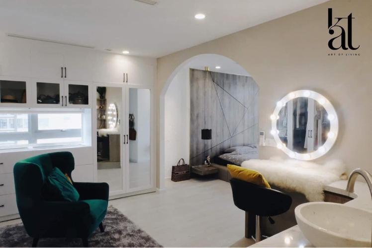 Phòng thay đồ Vinhomes Central Park, Bình Thạnh Căn hộ Vinhomes Central Park đầy đủ nội thất, hướng Tây Bắc.