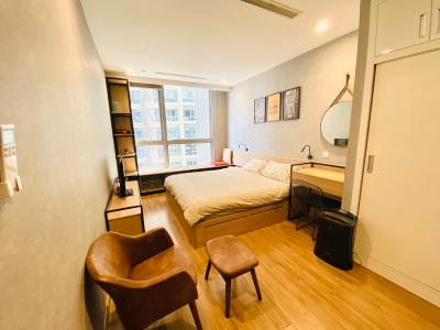 Căn hộ Vinhomes Central Park, Quận Bình Thạnh Căn hộ Vinhomes Central Park tầng 20 thiết kế kỹ lưỡng, đầy đủ nội thất.