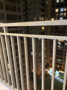 view nhìn ra phía ngoài căn hộ sunrise riverside Bán căn hộ tầng cao Sunrise Riverside đầy đủ nội thất, dọn vào ở ngay.